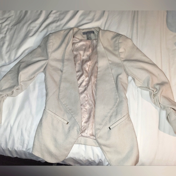 Blazer - Picture 1 of 2